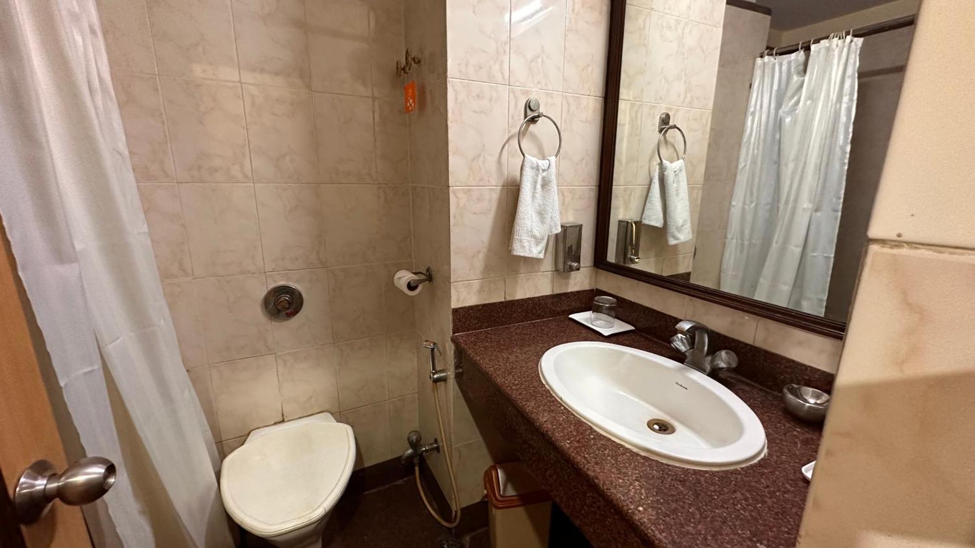Hotel Sriyash Regency Bhagalpur Bagian luar foto