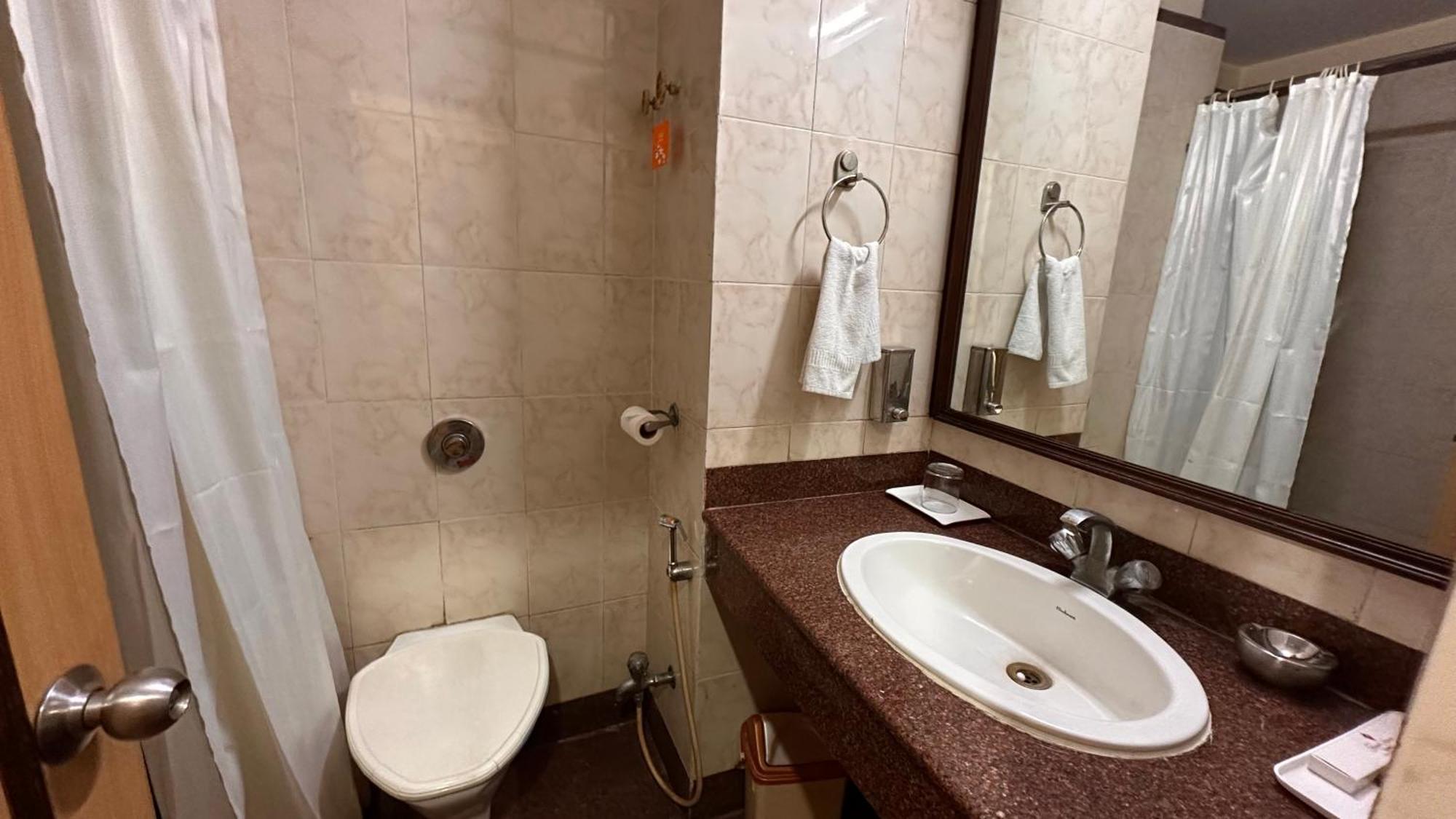 Hotel Sriyash Regency Bhagalpur Bagian luar foto